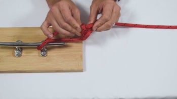 Andrew presenta una serie de videos sobre nudos para buceadores