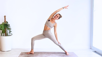 30min Strong & Playful Vinyasa Yoga Flow | Open Your Hips