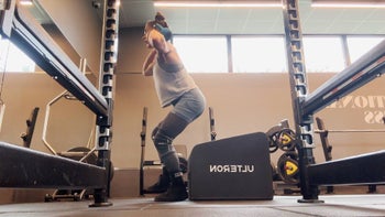 One leg squats superset with shoulder lateral raises & forearm work 