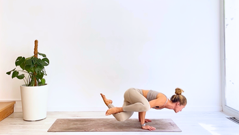 30 Min Vinyasa Flow With Arm Balances & Inversions