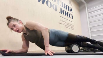 Foam rolling for quads & upper thighs 
