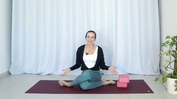 Exploration of Cow Face Pose ✨ Internal Hip Rotation & Knee Pain